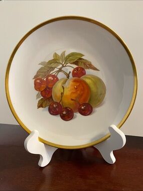 Gold Rim Fruit Accent Plate by PMR Jaeger & Co. (Bavaria, Germany)